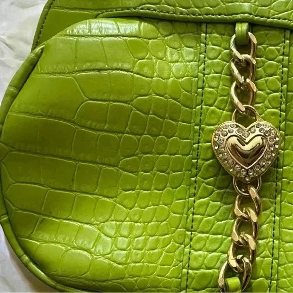 096 Unbranded | NWOT Lime Green Mini Bag with Chain (Size OS) - Picture 3 of 8